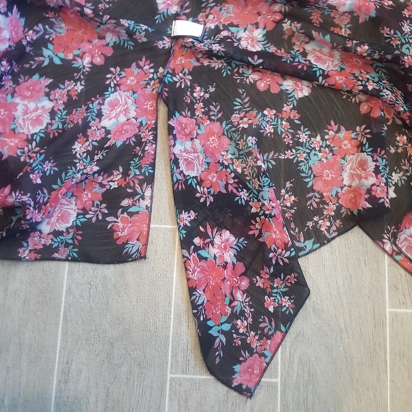 Torrid Floral Chiffon Lace Back Vest Size 0/1 - Picture 5 of 8